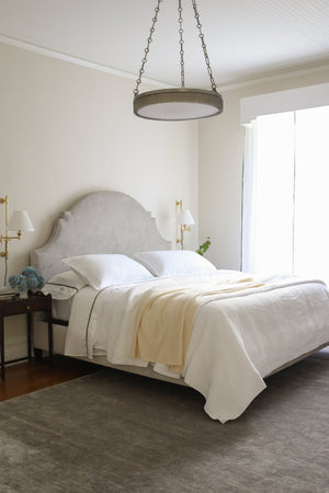 Lynden Chandelier 22" - Lifestyle [522-AN]