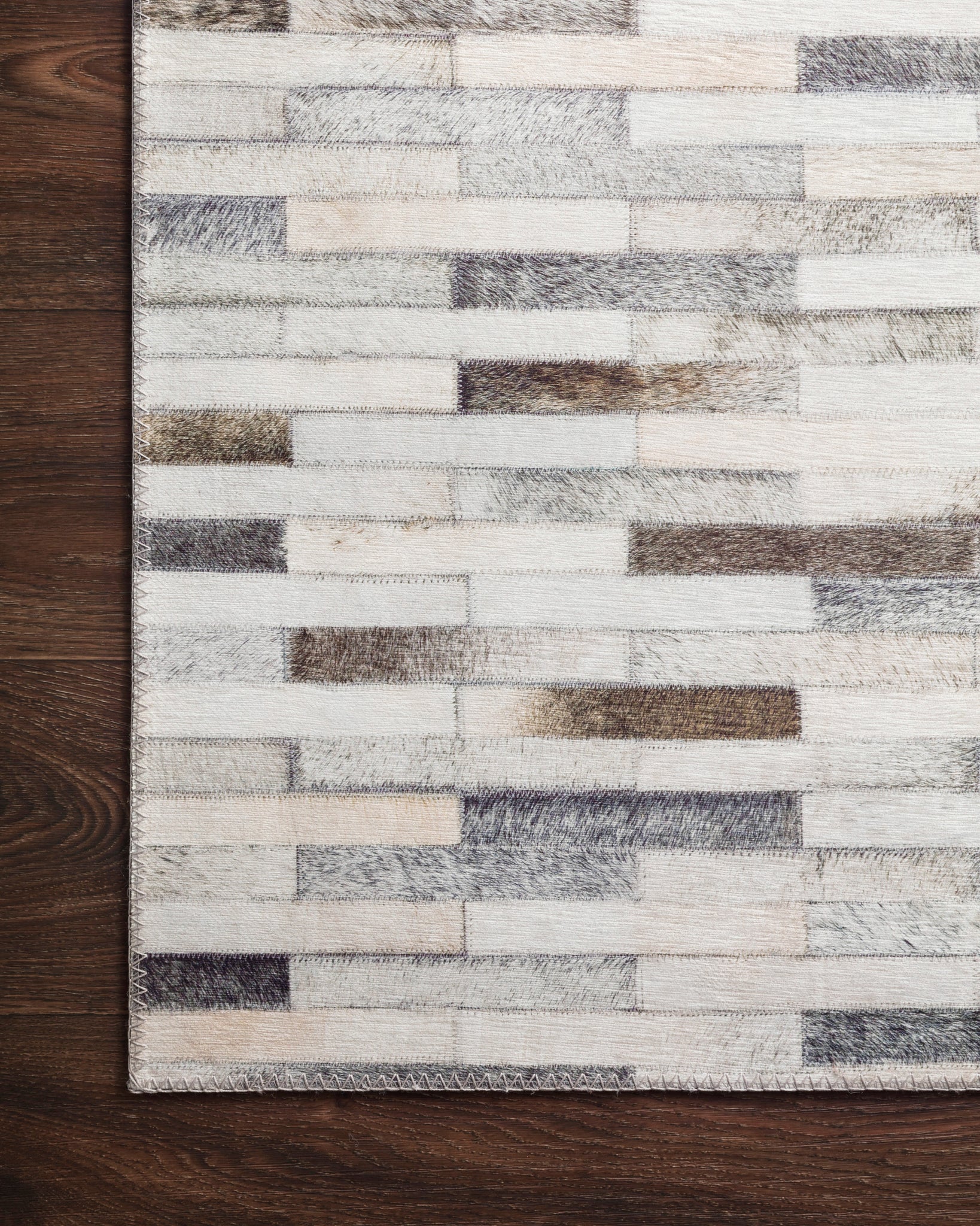 lifestyle view of Maddox Ivory / Grey luxury Rug