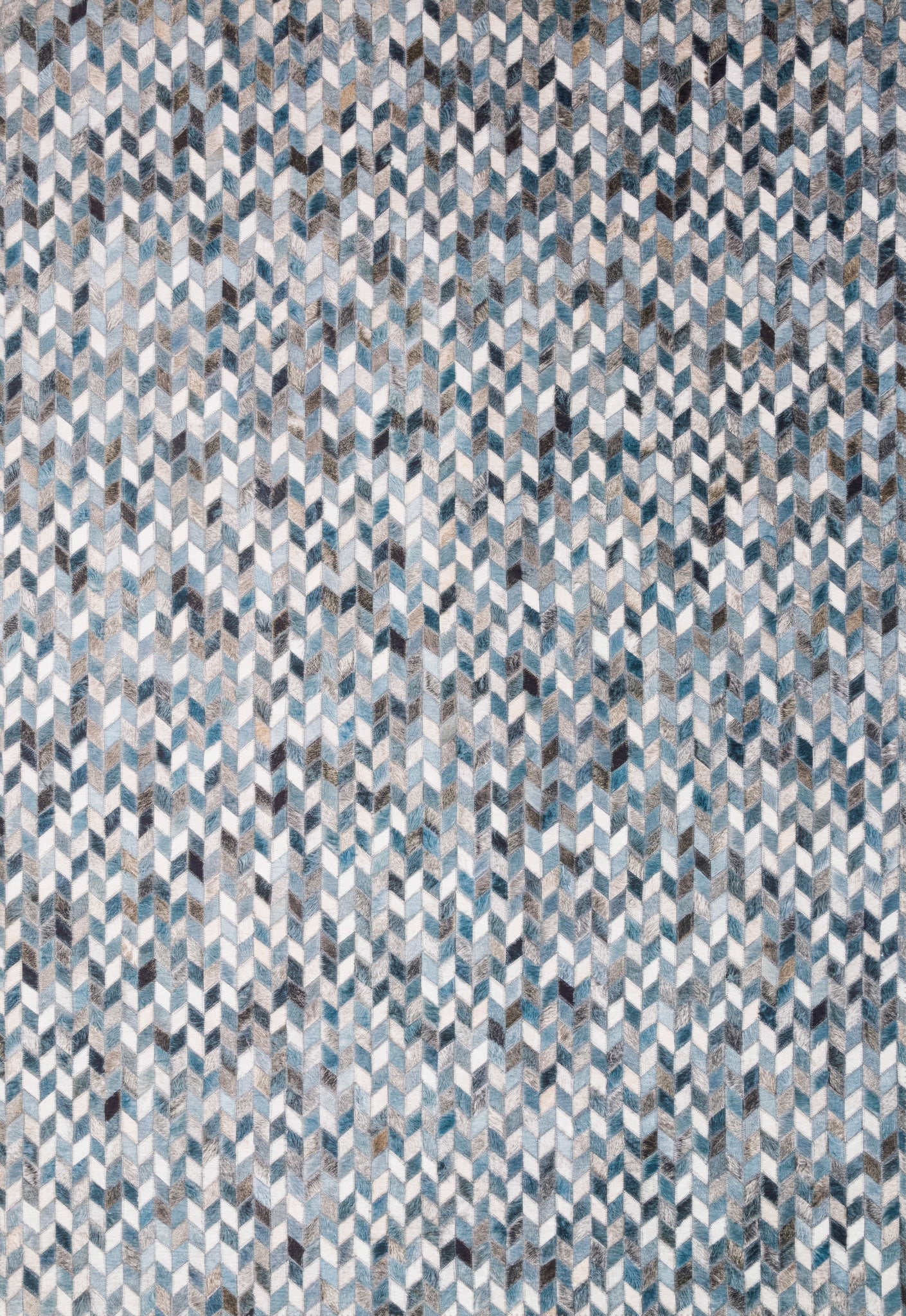 side view of Maddox Ocean / Grey luxury Rug