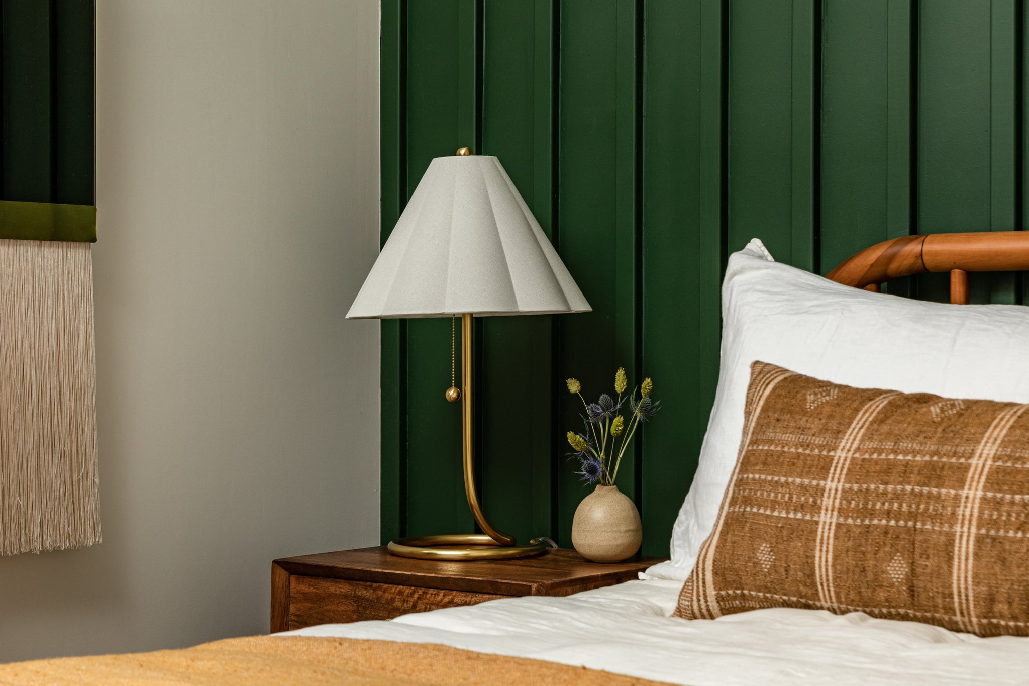 Martha Table Lamp - Lifestyle [HL653201-AGB]