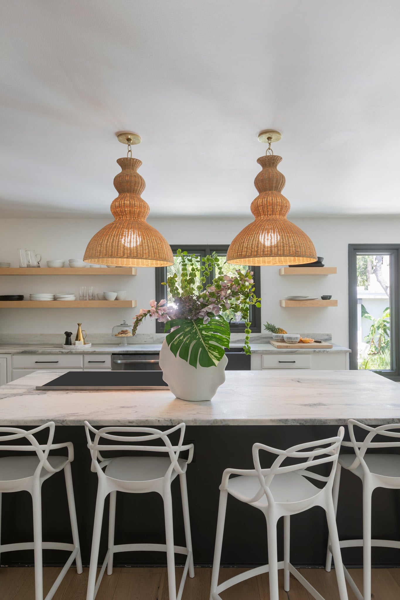 Mayla Pendant 21.25" - Lifestyle [H919701L-AGB]