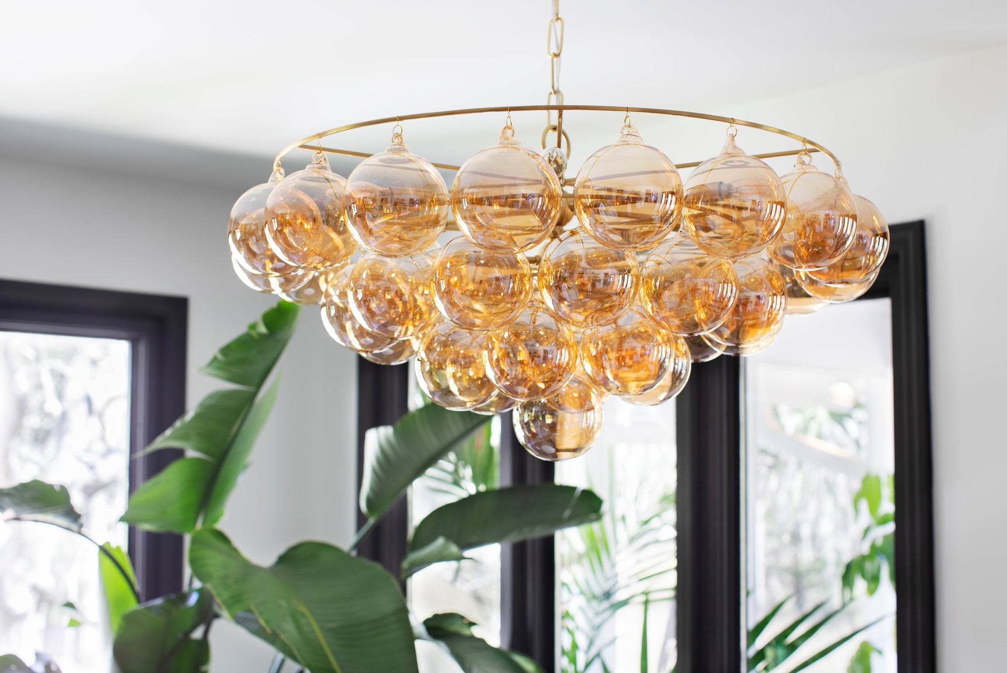 Mimi Chandelier 31.5" x 15.75" - Lifestyle [H711809-AGB]