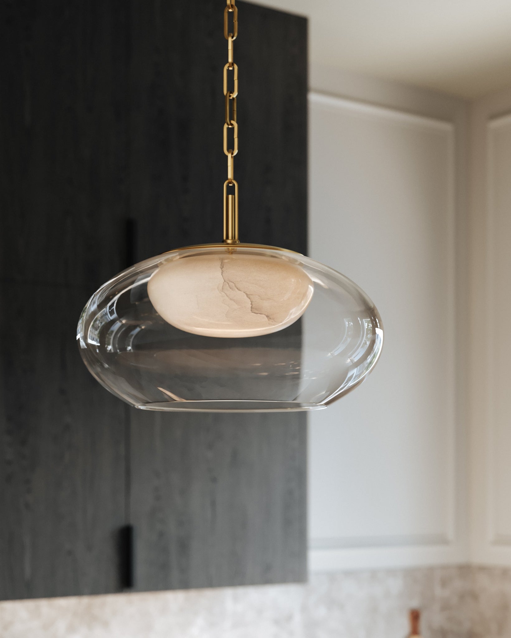 Moore Pendant 17" - Lifestyle [9017-AGB]