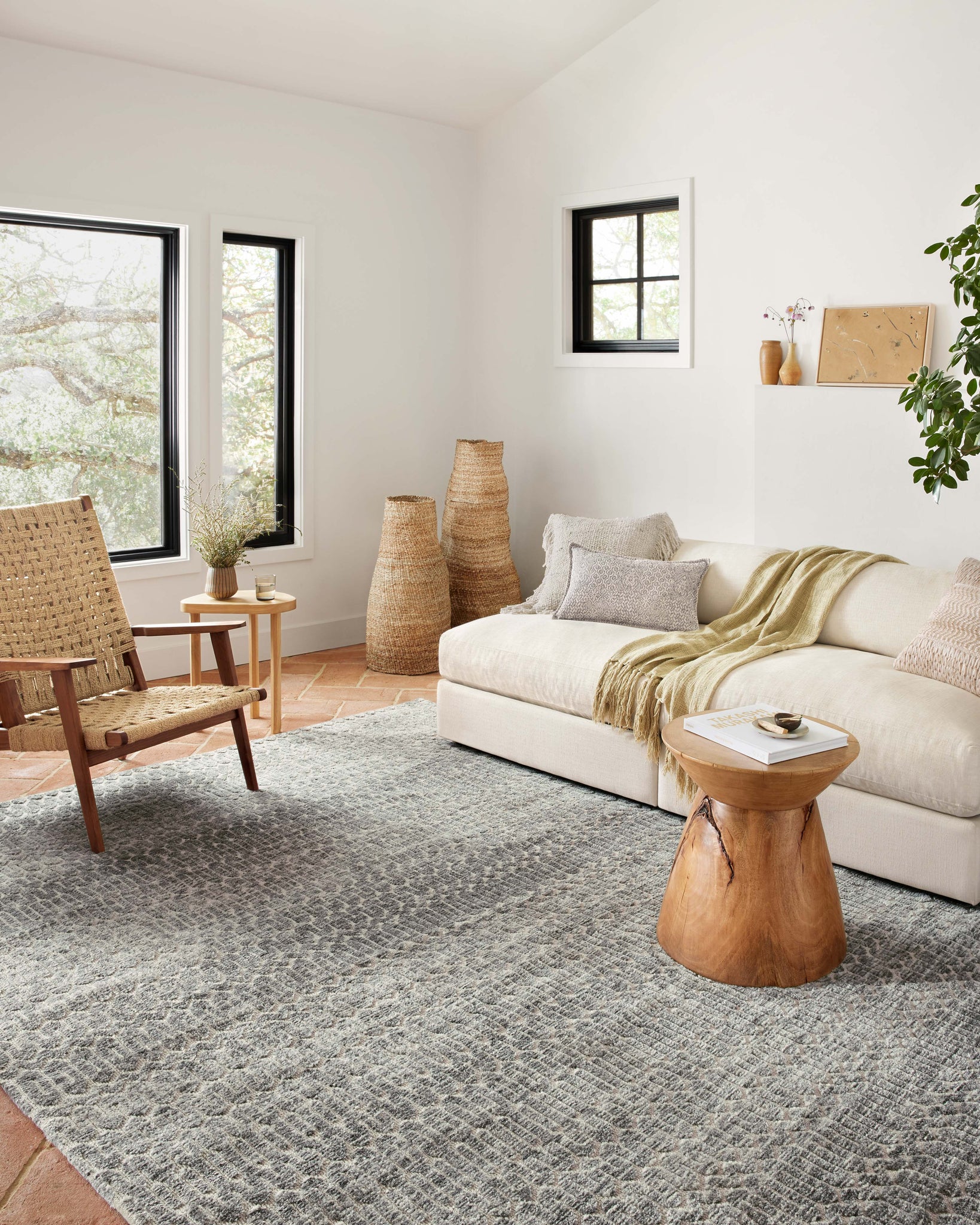 angle view of Neda Ivory / Charcoal luxury Rug