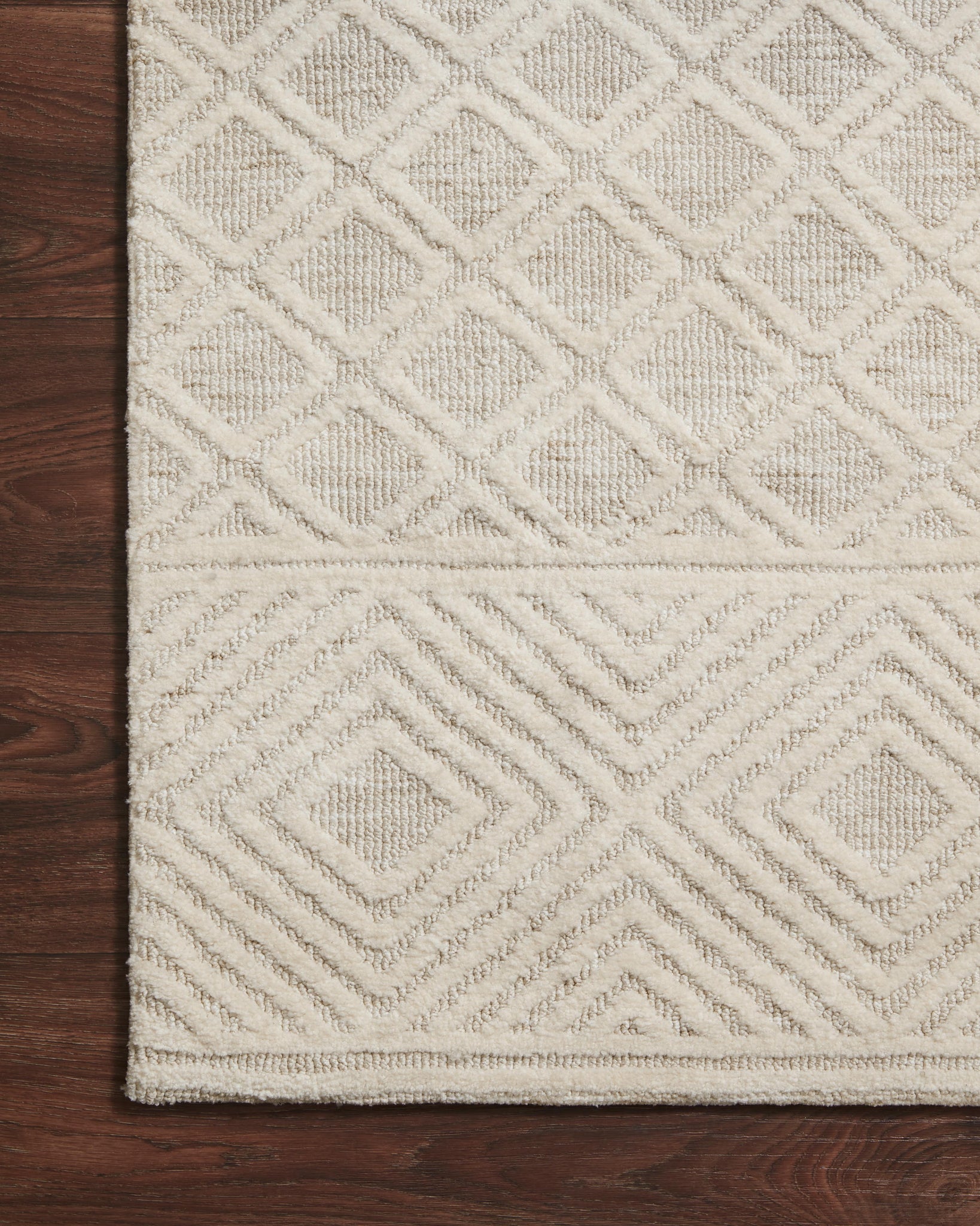 detail view of Neda Ivory / Natural luxury Rug