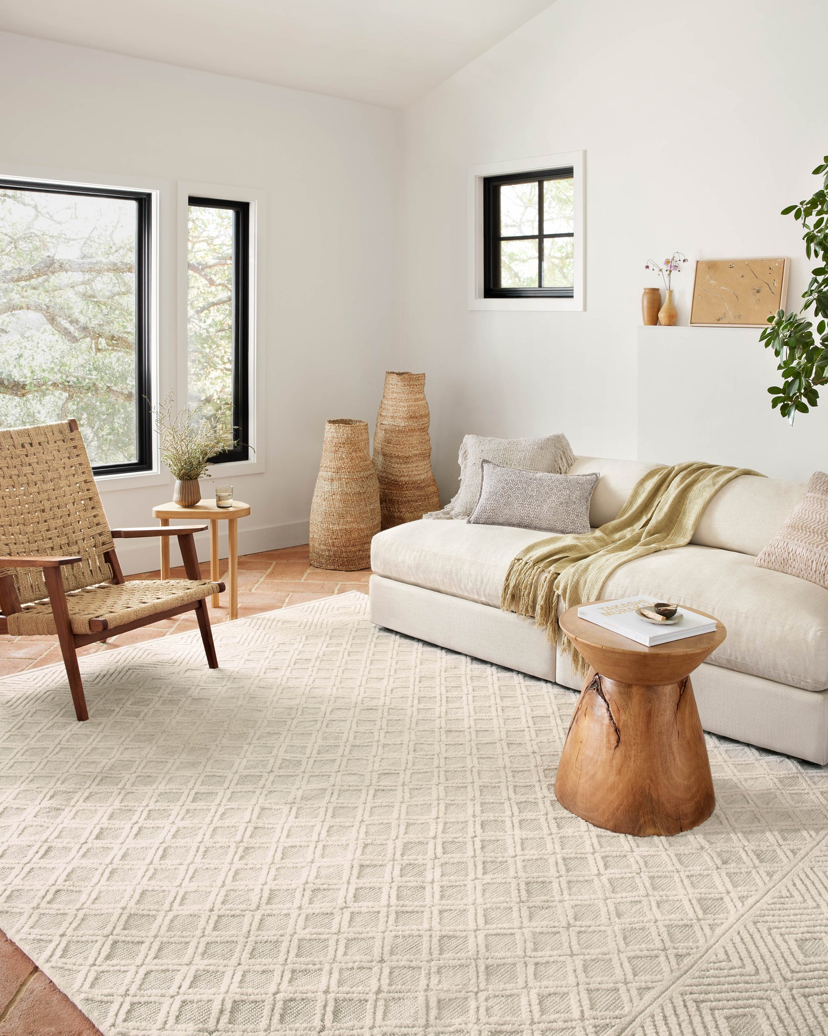angle view of Neda Ivory / Natural luxury Rug