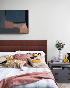 Black / Natural Pillow - Roomscene #1 (V)