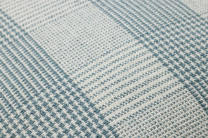 Auggie Blue / White Pillow - Macro Detail (H)