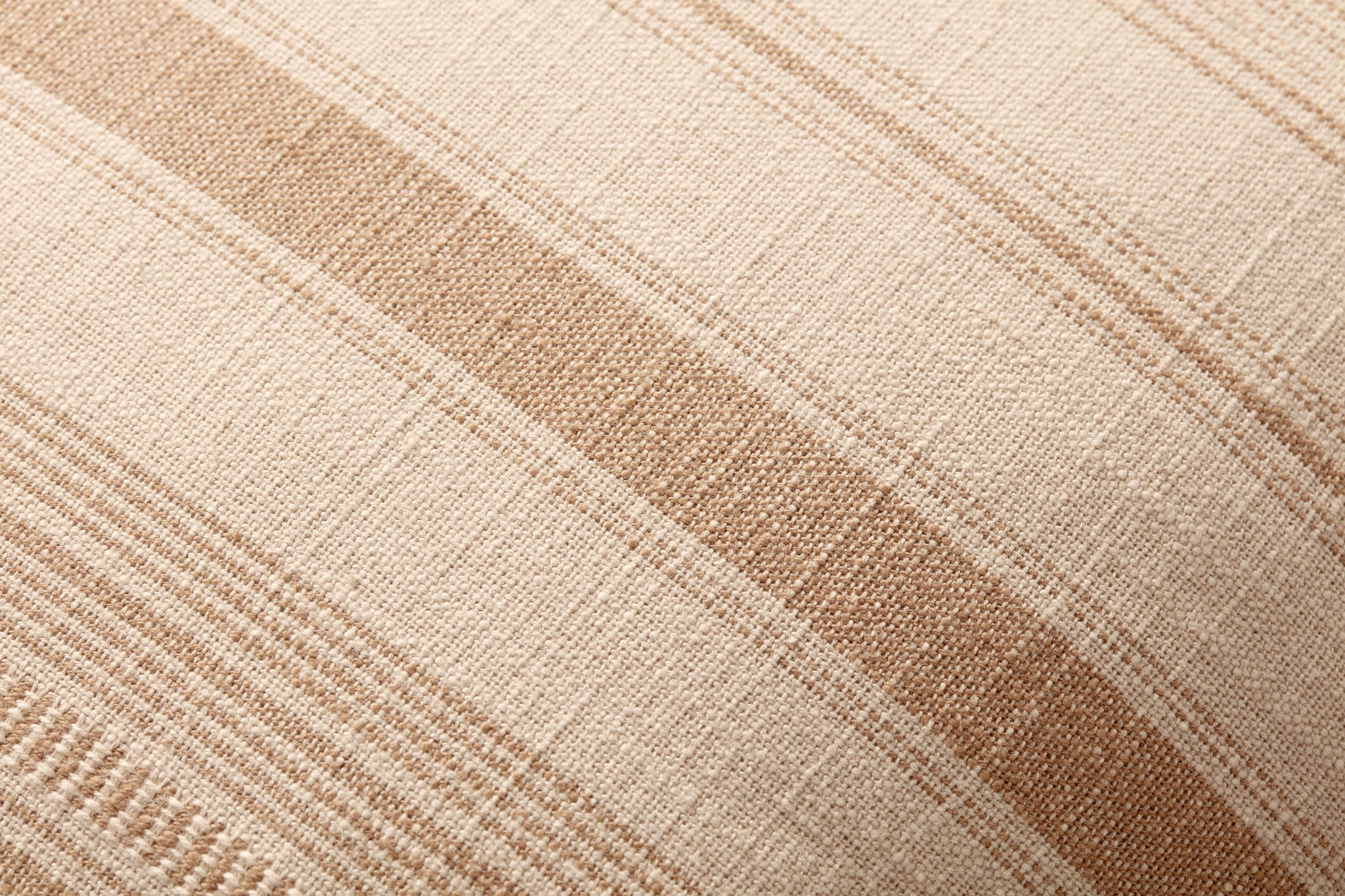 Celina Ivory / Wheat Pillow - Macro Detail (H)