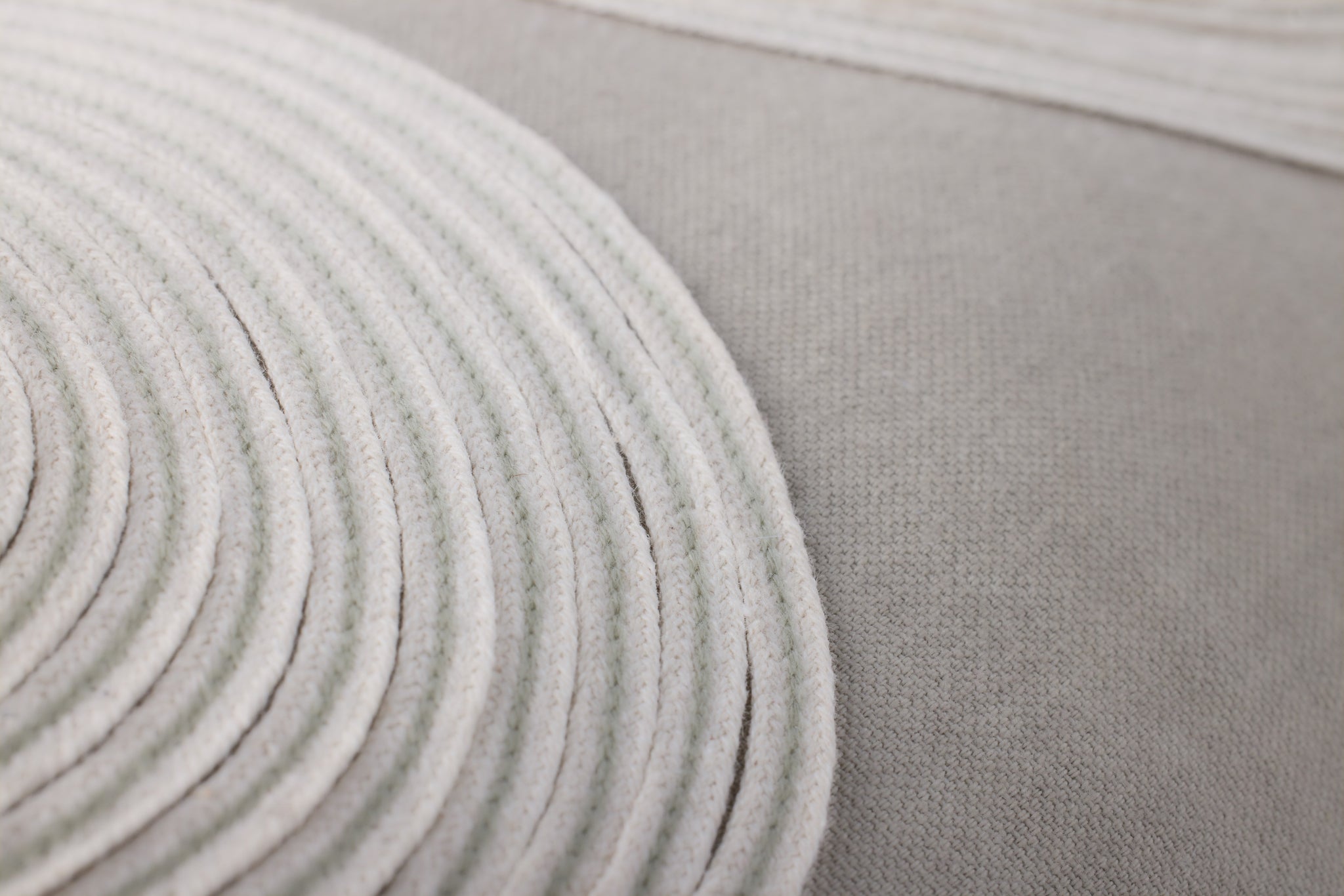 Taupe / Natural Pillow - Macro Detail (H)