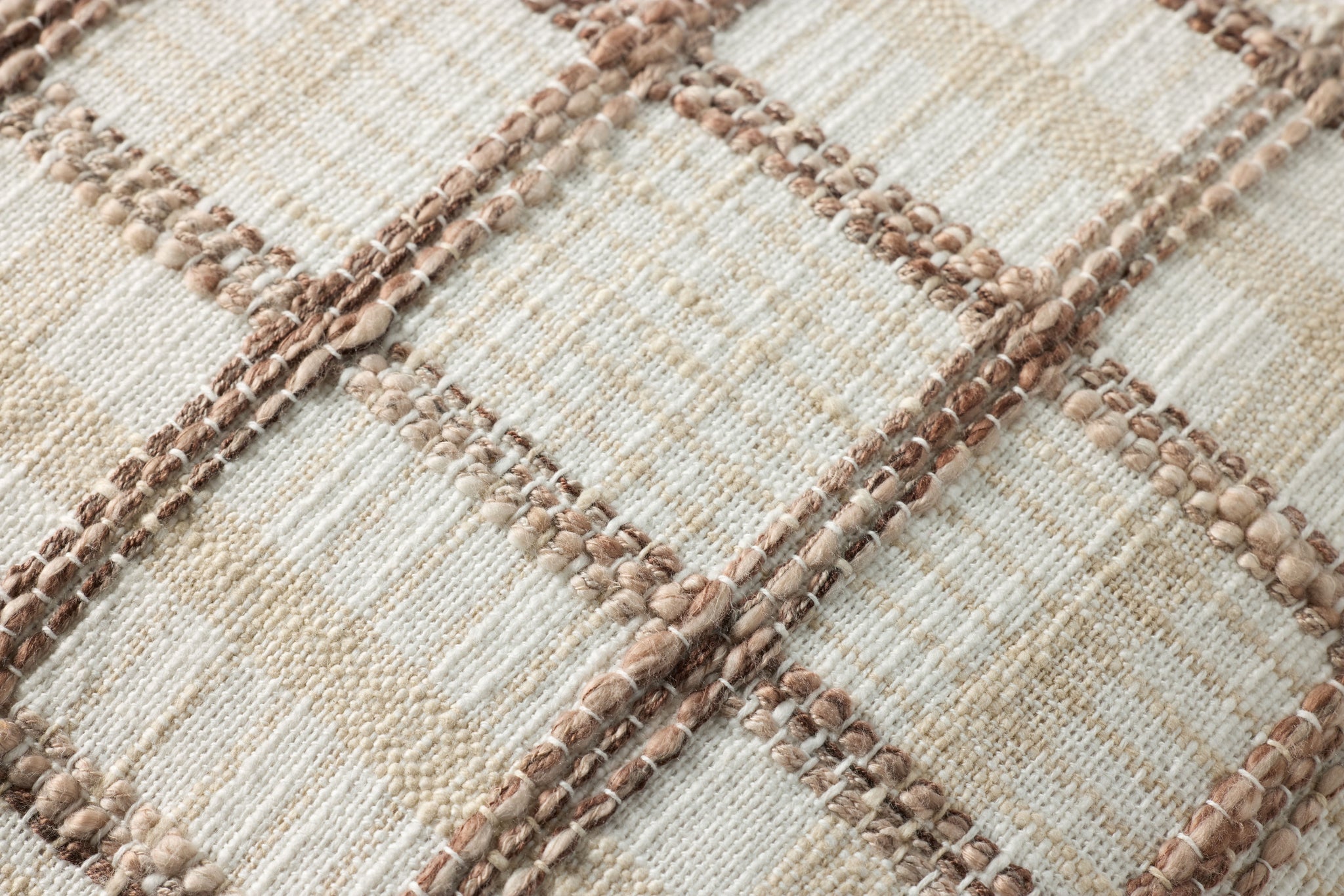 Norman Ivory / Brown Pillow - Wall Art Corner (V)