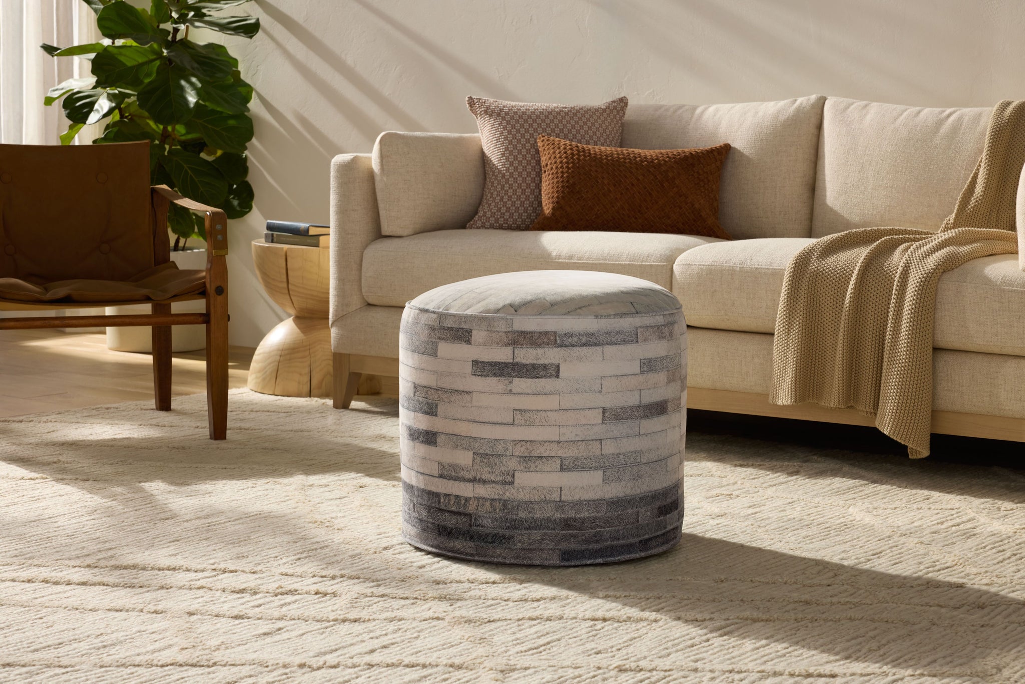 Ivory / Grey Pouf - Roomscene #3 (V)