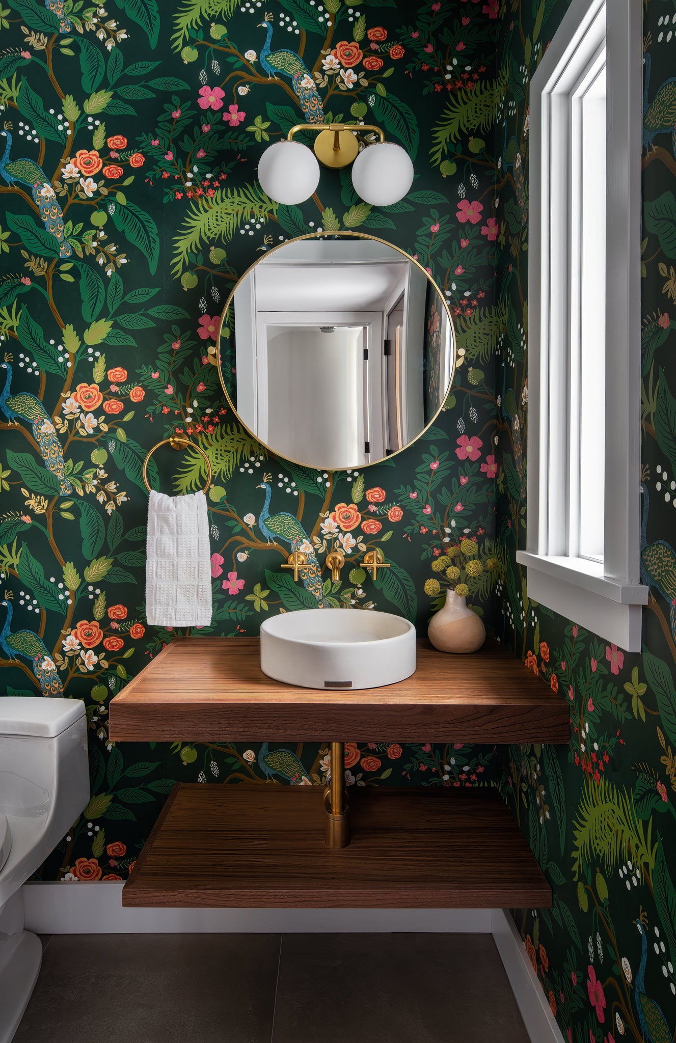 Paige Bath And Vanity 15" - Lifestyle [H193302-AGB]
