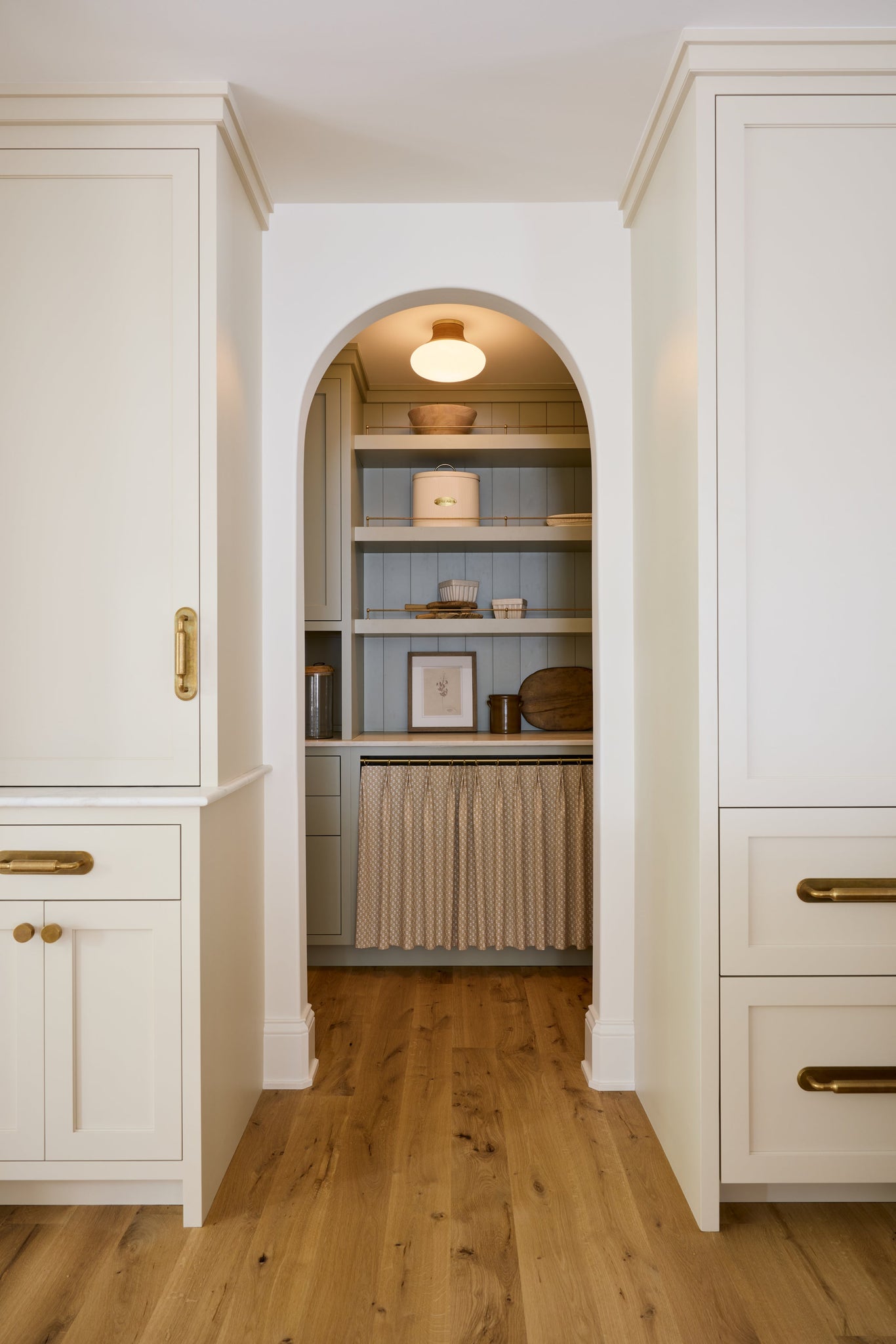 Pearl River Flush Mount 11" - Lifestyle [2308-AGB]