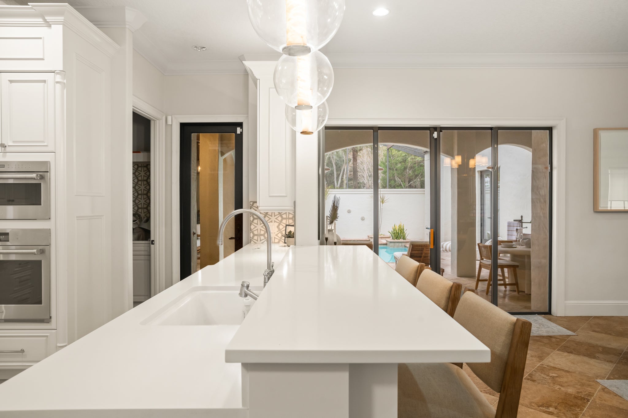 Pietra Pendant 12" - Lifestyle [432-12-VB]
