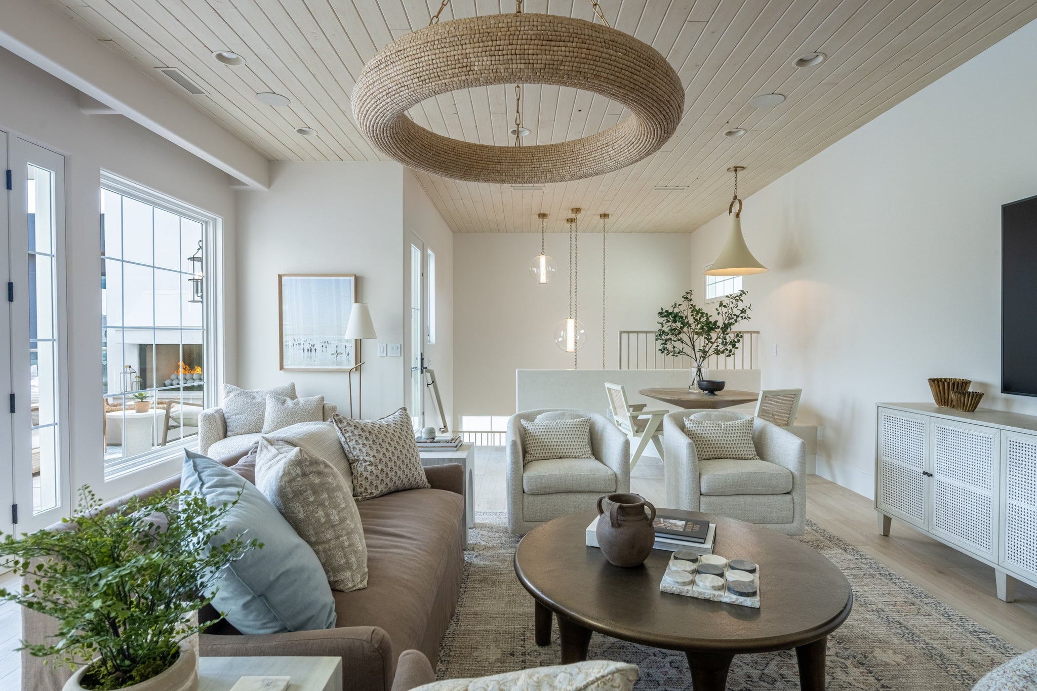 Pietra Pendant 20" - Lifestyle [432-20-VB]