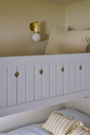Reade Wall Sconce - Lifestyle [5100-AGB]