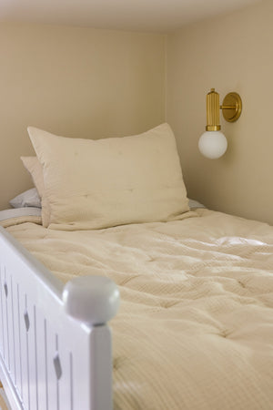 Reade Wall Sconce - Lifestyle [5100-AGB]