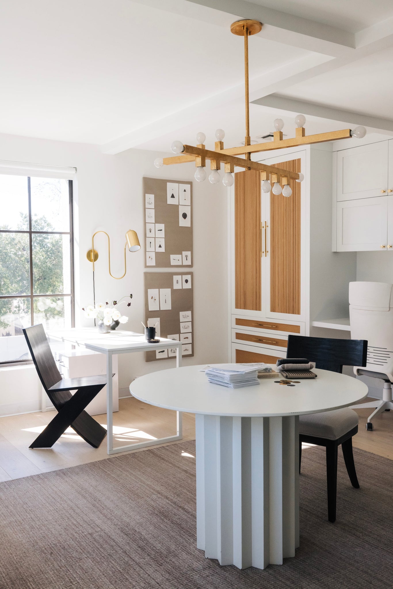 Sutter Chandelier - Lifestyle [H823914-VGL]