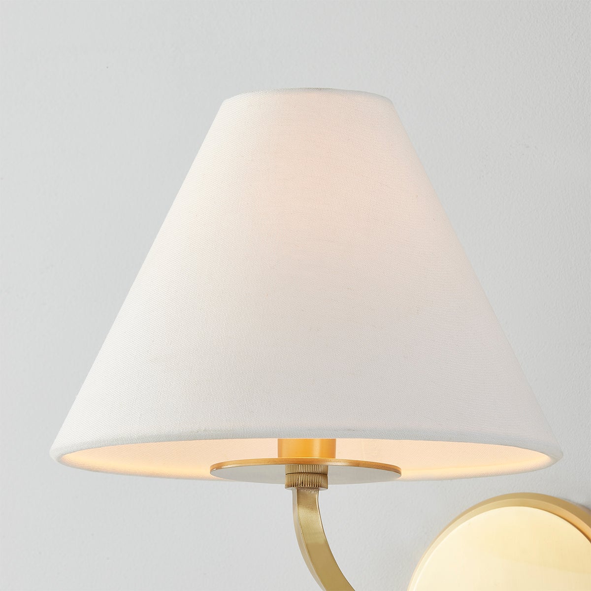 Stacey Wall Sconce - Alt [BKO900-AGB]