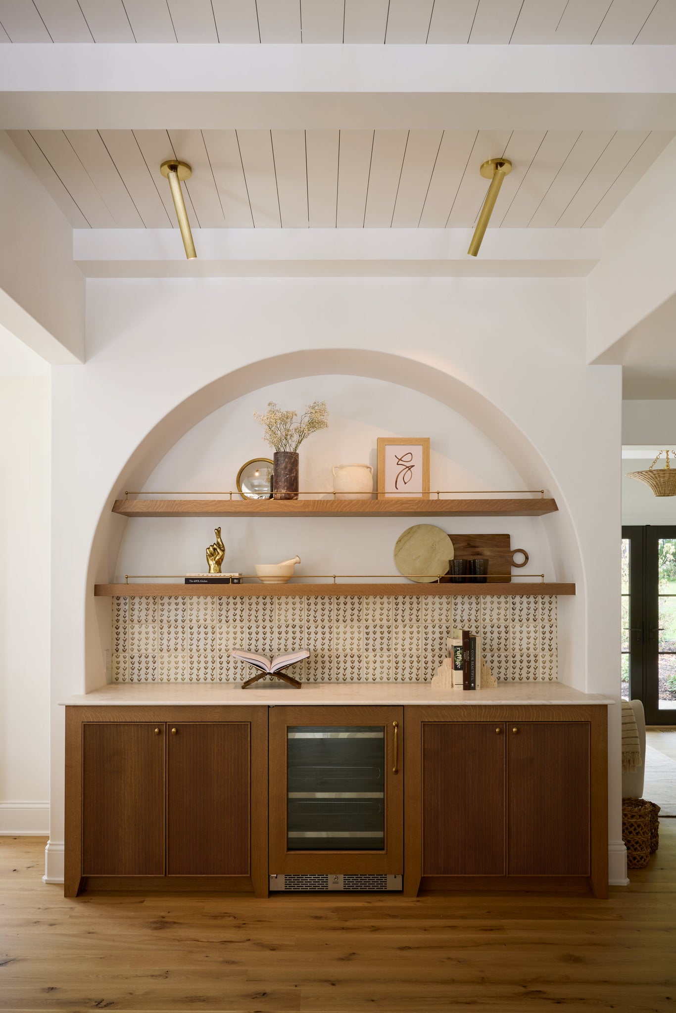 Simeon Wall Sconce - Lifestyle [9141-AGB]