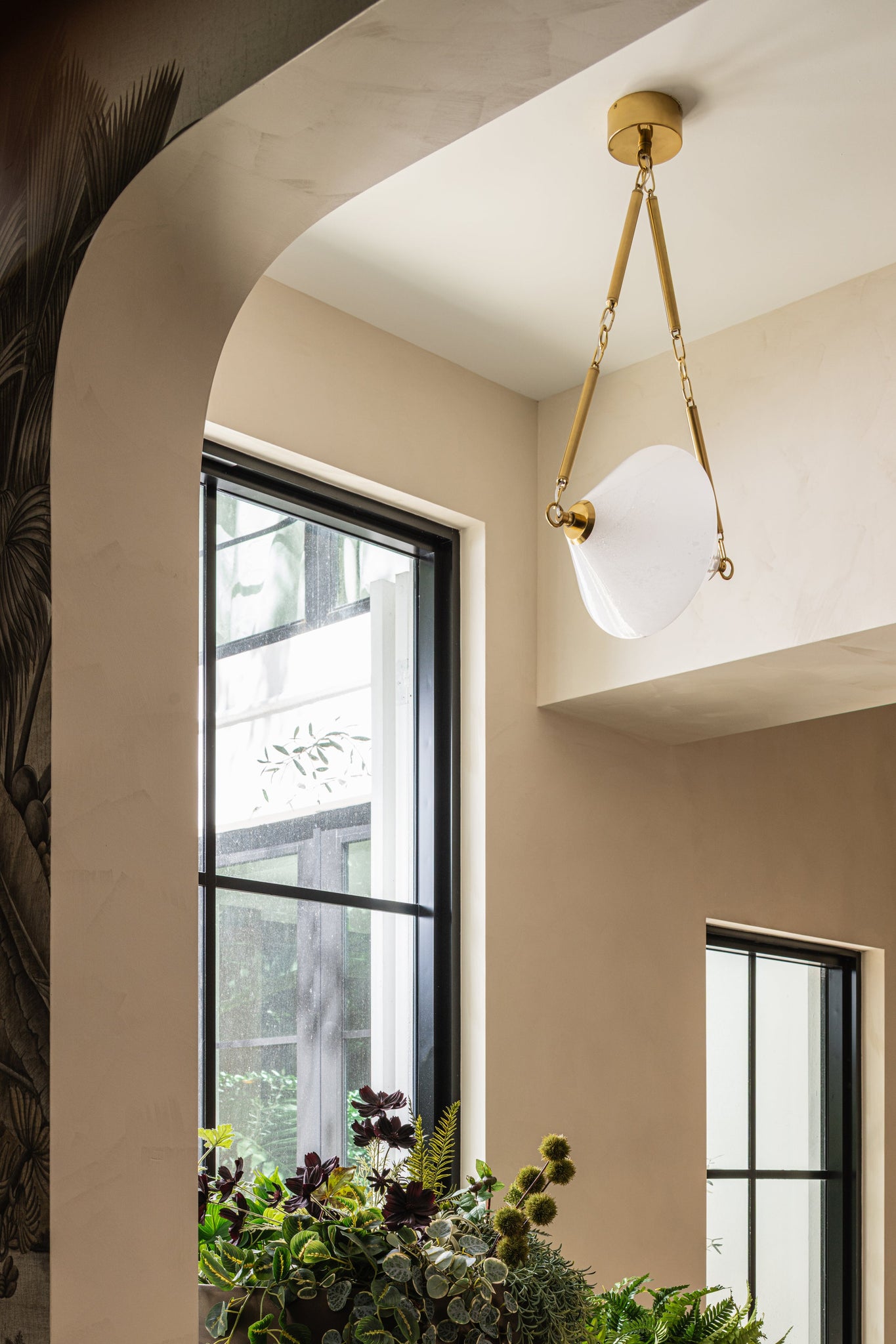 Solara Pendant - Lifestyle [555-17-VPB]