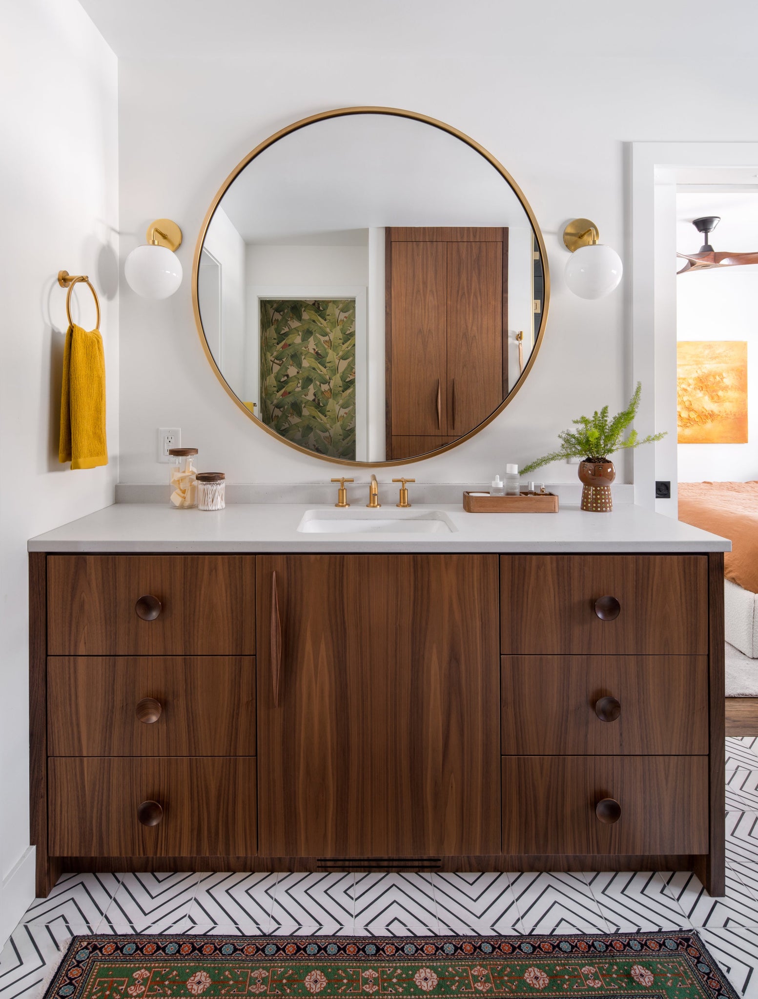 Stella Wall Sconce 7" x 11.5" - Lifestyle [H105101-AGB]
