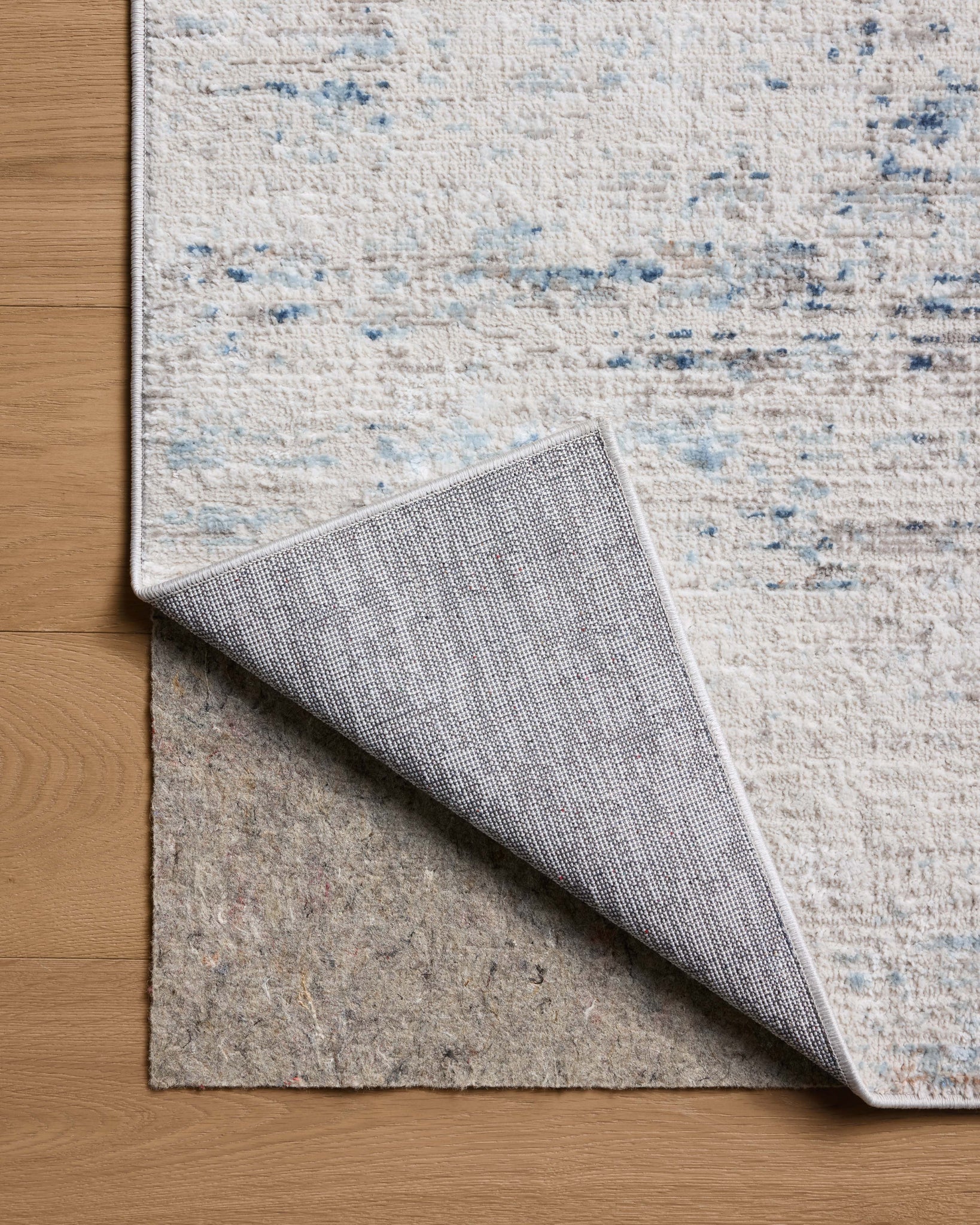 Townes Ivory / Sky - Corner on Wood Flipped (V)
