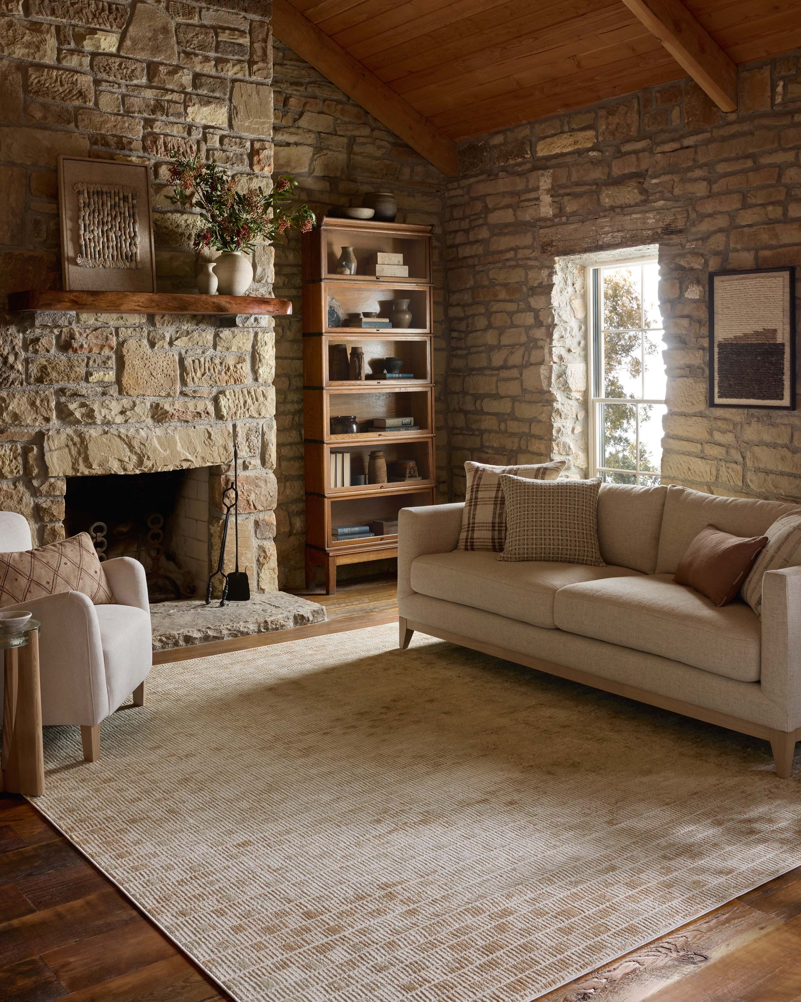 Townes Beige / Clay - Roomscene #3 (V)