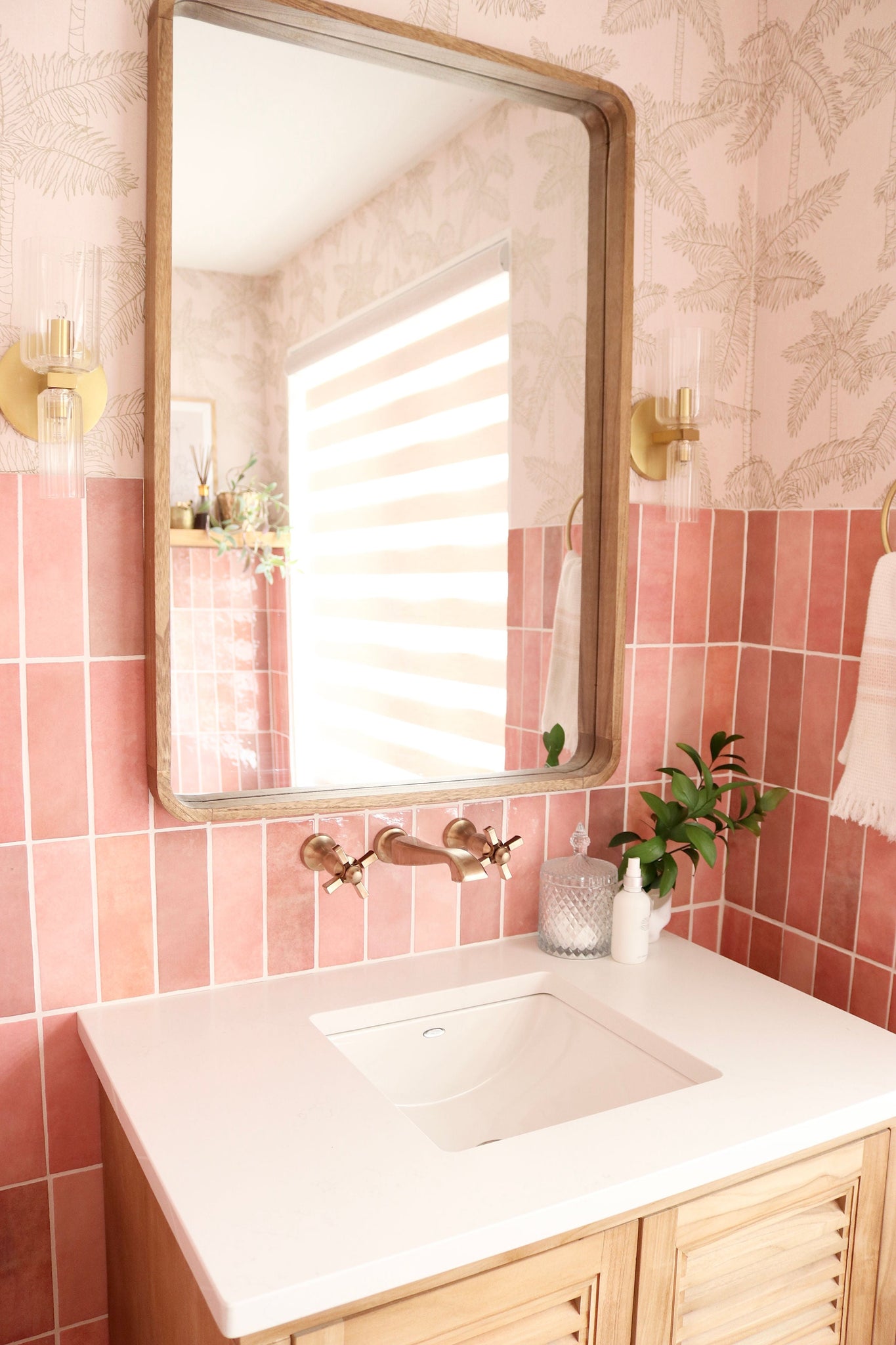 Tabitha Bath And Vanity 4.75" - Lifestyle [H384301-AGB]