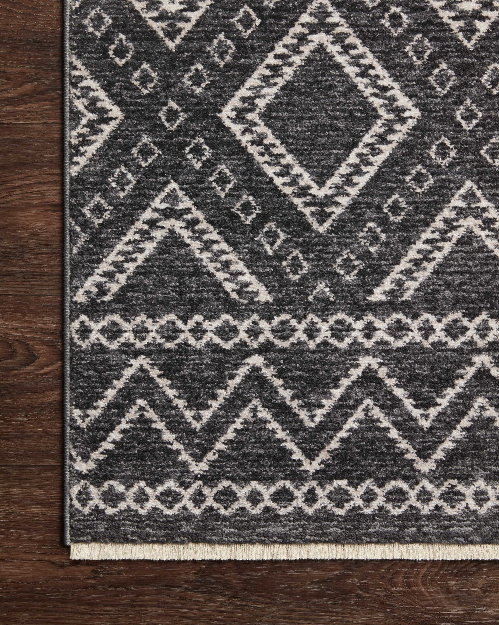 Vance Charcoal / Dove - Corner on Wood (V)