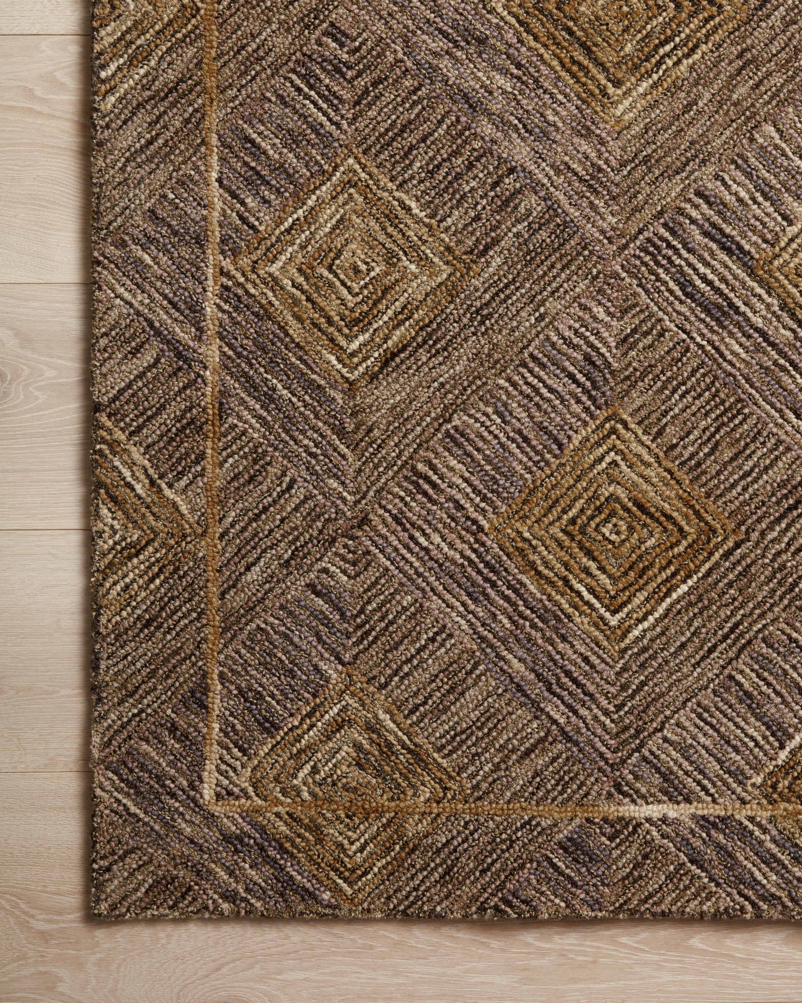 Varena Plum / Gold - Corner on Wood (V)