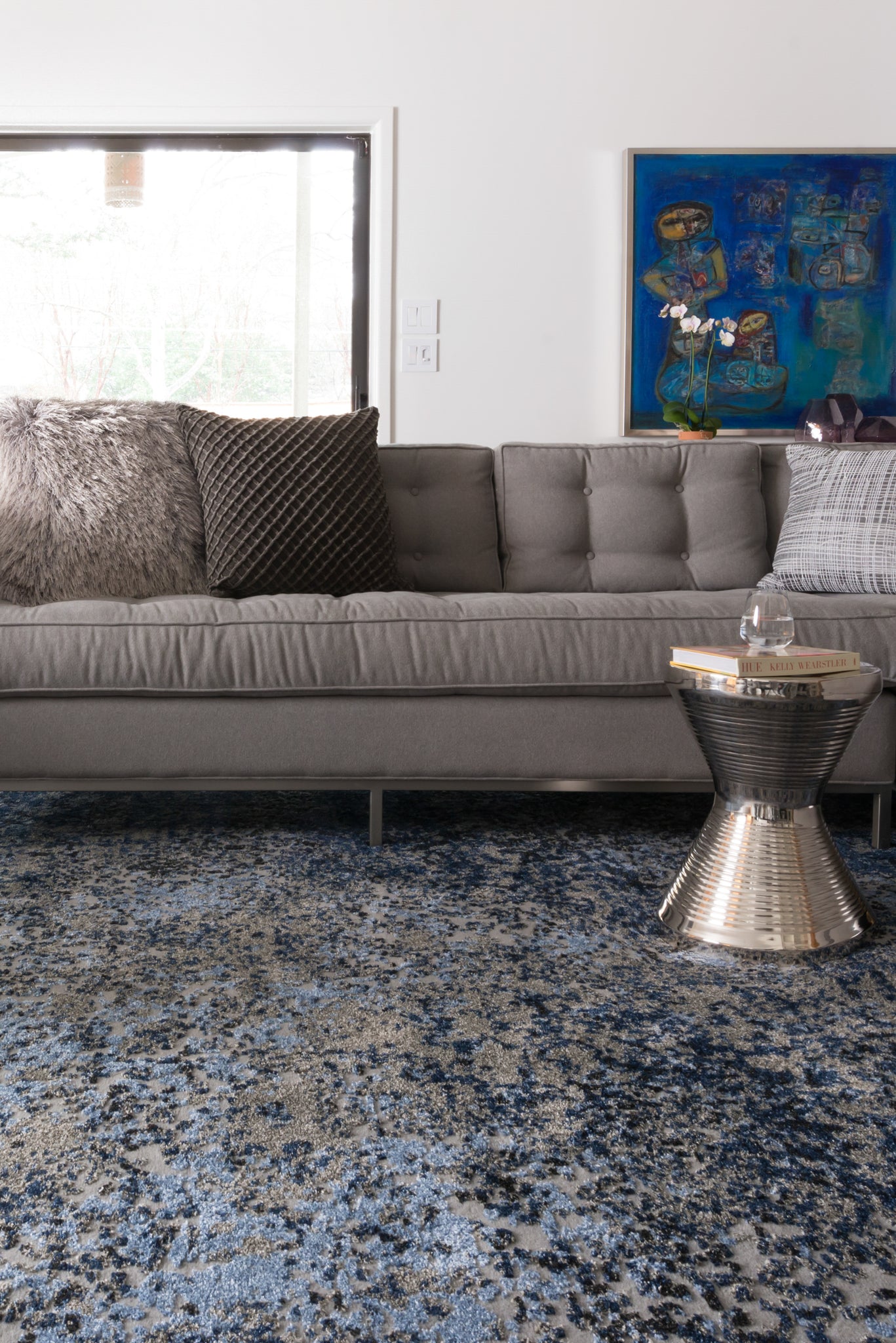 side view of Viera Grey / Navy luxury Rug