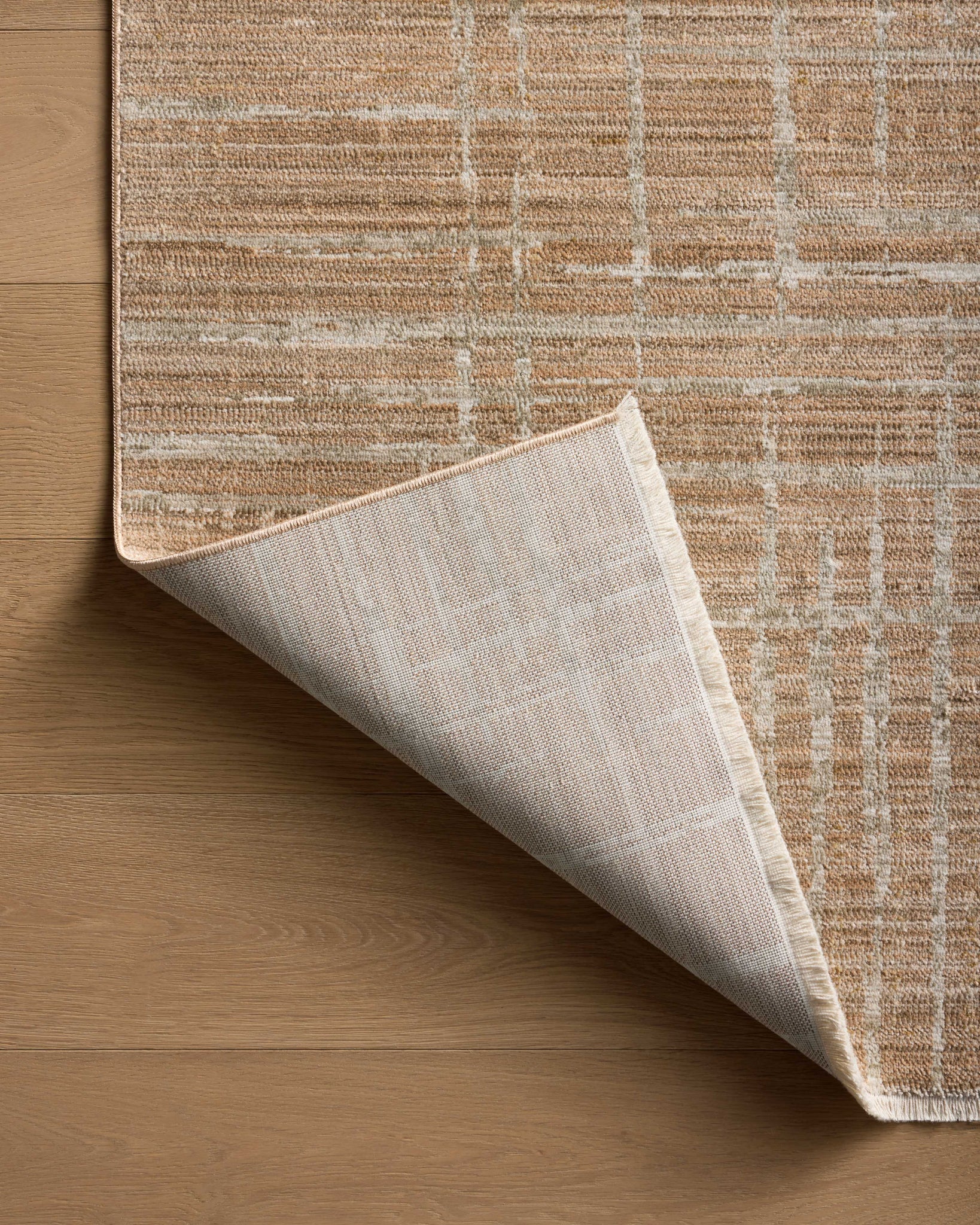 Wade Clay / Silver - Corner on Wood Flipped (V)