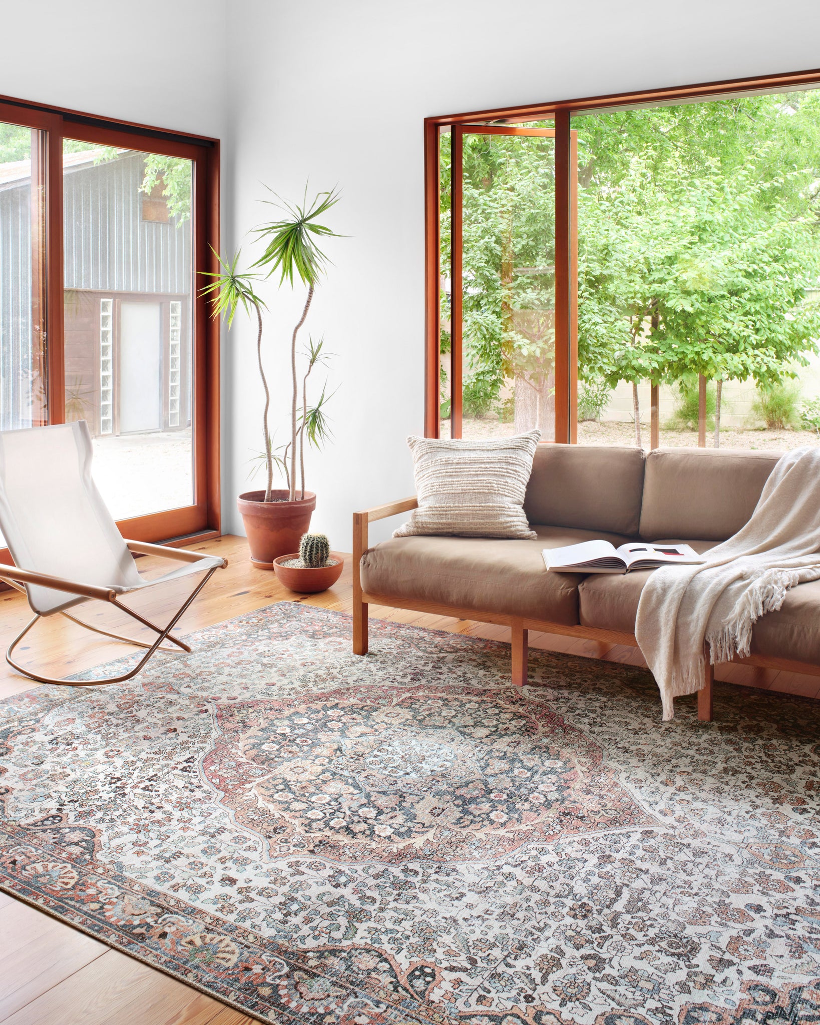 Wynter Red / Multi - Roomscene #1 (V)