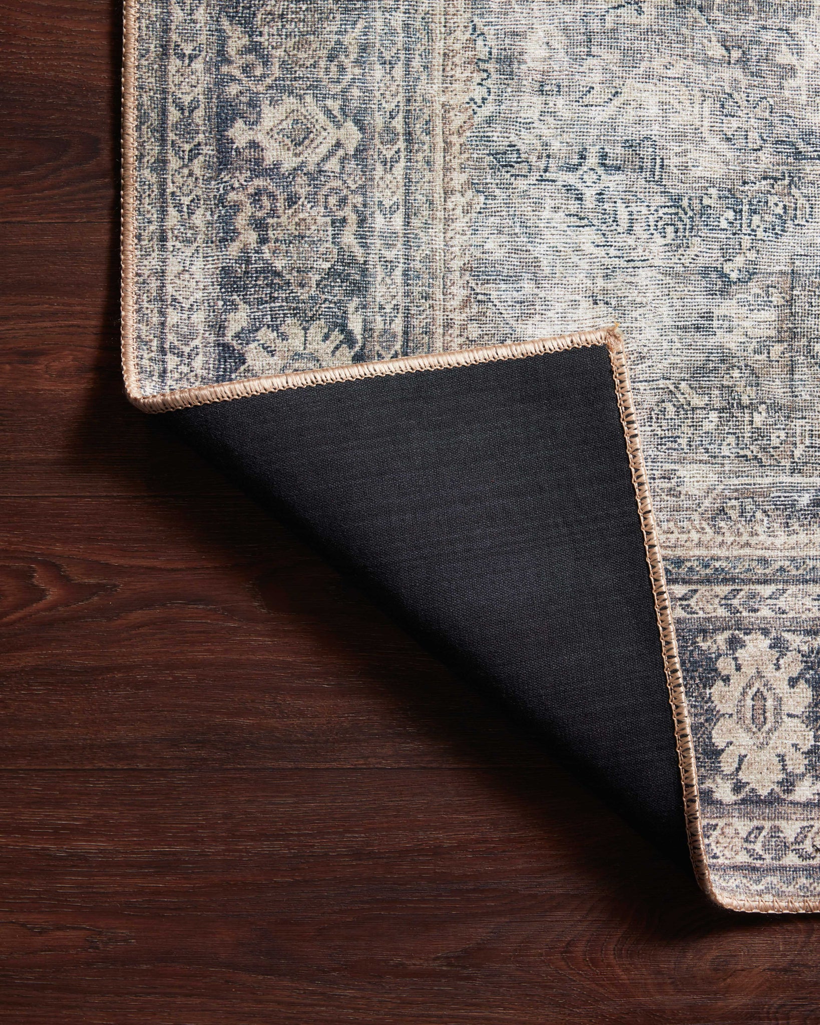 Wynter Grey / Charcoal - Corner on Wood Flipped (V)